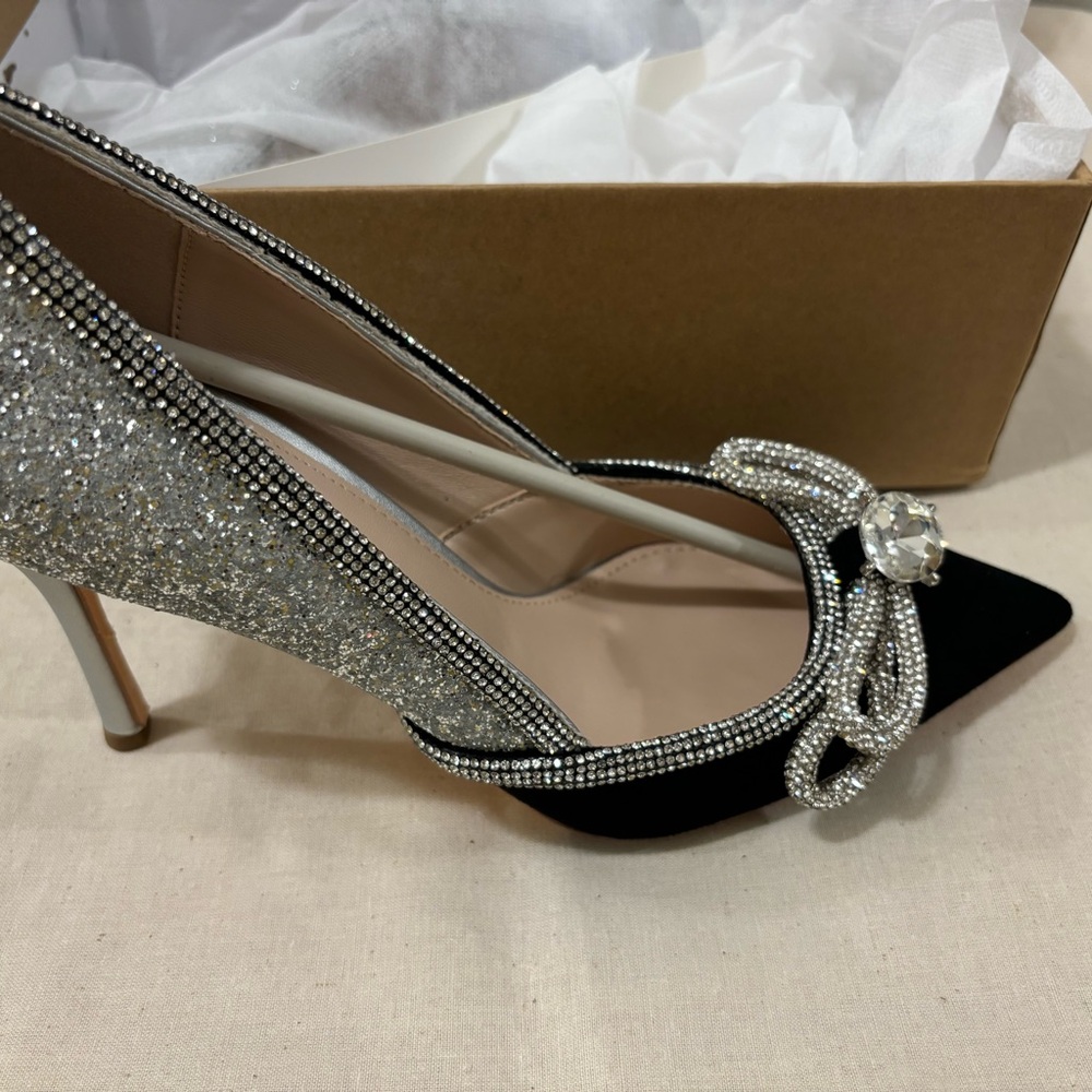 Sparkly and flashy pumps